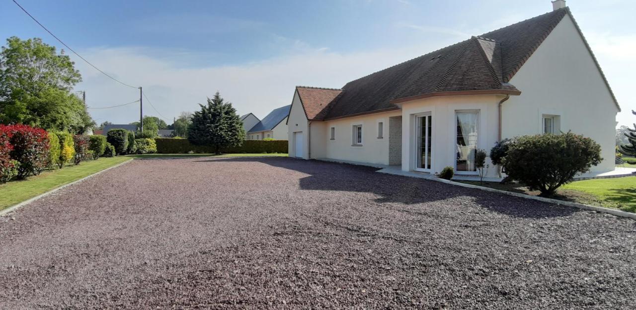 Gite "Au P'Tit Tourois" De Plain-Pied Tout Confort Avec Veranda Proche D'Omaha Beach Et De Bayeux Accueillant Les Animaux Tour-en-Bessin Exterior foto
