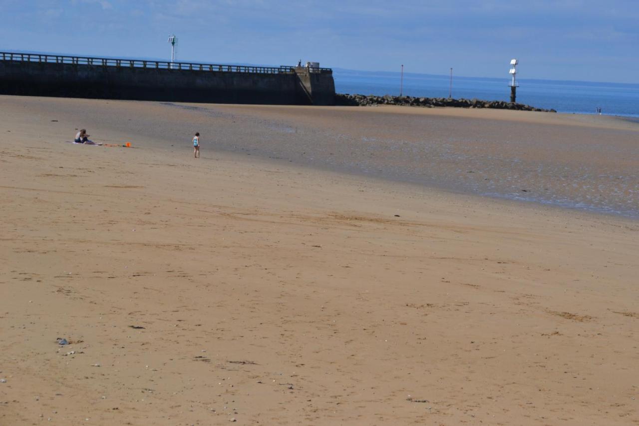 Gite "Au P'Tit Tourois" De Plain-Pied Tout Confort Avec Veranda Proche D'Omaha Beach Et De Bayeux Accueillant Les Animaux Tour-en-Bessin Exterior foto