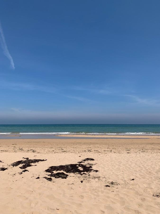 Gite "Au P'Tit Tourois" De Plain-Pied Tout Confort Avec Veranda Proche D'Omaha Beach Et De Bayeux Accueillant Les Animaux Tour-en-Bessin Exterior foto