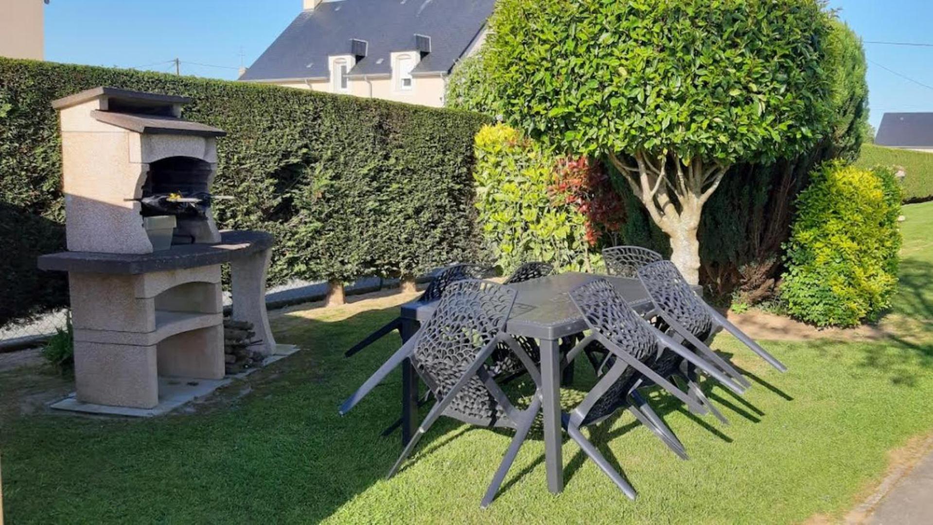 Gite "Au P'Tit Tourois" De Plain-Pied Tout Confort Avec Veranda Proche D'Omaha Beach Et De Bayeux Accueillant Les Animaux Tour-en-Bessin Exterior foto